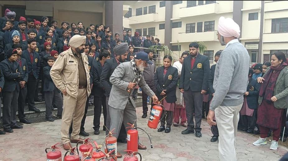 ਵਿਸ਼ੇਸ਼ ਬੱਚਿਆਂ ਨੂੰ ਆਫ਼ਤ ਪ੍ਰਬੰਧਨ, ਫਸਟ ਏਡ, ਫਾਇਰ ਸੇਫਟੀ, ਟ੍ਰੇਨਿੰਗ ਕਰਵਾਈ