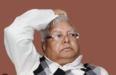 ਅਦਾਲਤ ਨੇ ਸਾਬਕਾ ਰੇਲ ਮੰਤਰੀ ਲਾਲੂ ਪ੍ਰਸਾਦ ਯਾਦਵ ਨੂੰ ਪਰਿਵਾਰਕ ਮੈਂਬਰਾਂ ਸਮੇਤ ਤਲਬ ਕੀਤਾ