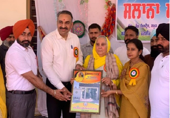 ਡੀ. ਸੀ. ਸੰਦੀਪ ਰਿਸ਼ੀ ਅਤੇ ਮਾਤਾ ਹਰਪਾਲ ਕੌਰ ਨੇ ਸਤੌਜ ਦੇ ਸਰਕਾਰੀ ਸਕੂਲ ਦੇ ਸਾਲਾਨਾ ਸਮਾਰੋਹ ਦੀ ਕੀਤੀ ਪ੍ਰਧਾਨਗੀ