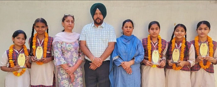 ਸ. ਮਿ. ਸ. ਖੇੜੀ ਗੁੱਜਰਾਂ ਦੇ 5 ਵਿਦਿਆਰਥੀਆਂ ਨੇ ਬੋਰਡ ਪ੍ਰੀਖਿਆ ਵਿੱਚ ਕੰਪਿਊਟਰ ਸਾਇੰਸ ਵਿਸ਼ੇ ਵਿੱਚ ਹਾਸਲ ਕੀਤੇ 100 ਵਿਚੋਂ 100 ਅੰਕ