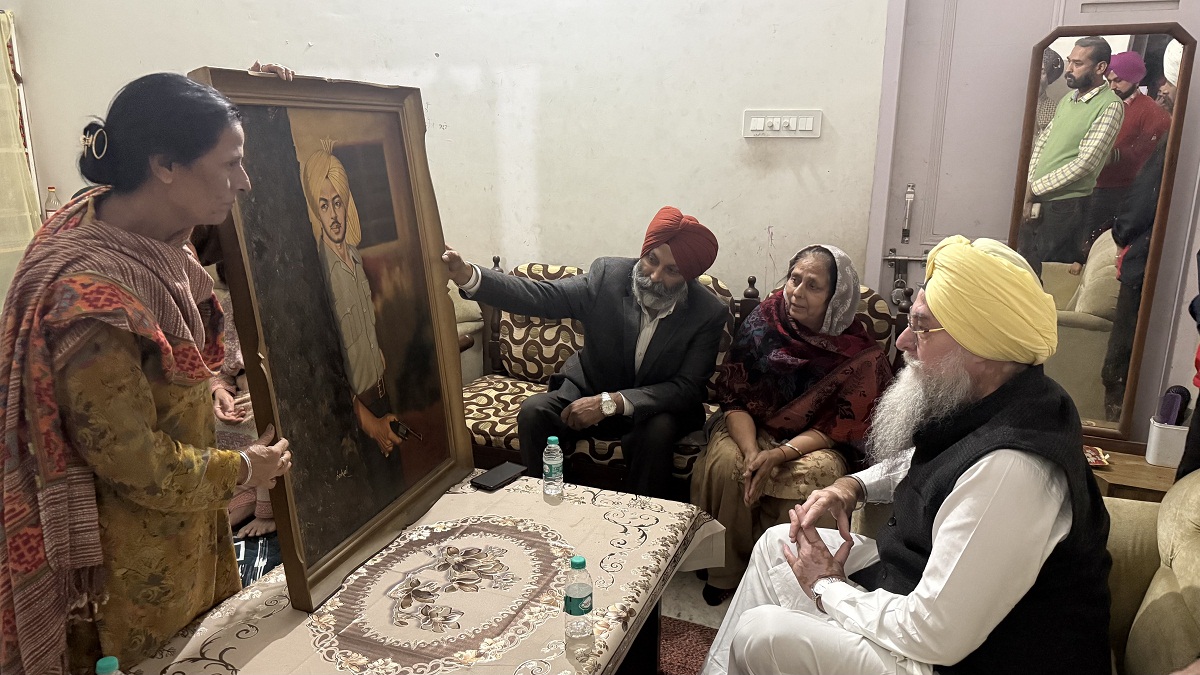 ਸਪੀਕਰ ਸੰਧਵਾਂ ਨੇ ਪ੍ਰਸਿੱਧ ਚਿੱਤਰਕਾਰ ਗੋਬਿੰਦਰ ਸੋਹਲ ਦੇ ਪਰਿਵਾਰ ਨਾਲ ਦੁੱਖ ਸਾਂਝਾ ਕੀਤਾ