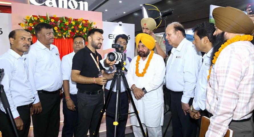 ਫੋਟੋਗ੍ਰਾਫੀ ਸਿਰਫ਼ ਪੇਸ਼ਾ ਨਹੀਂ, ਸਗੋਂ ਇੱਕ ਖੂਬਸੂਰਤ ਕਲਾ ਹੈ – ਹਰਚੰਦ ਸਿੰਘ ਬਰਸਟ