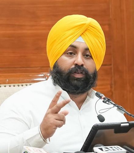 ਭਗਵੰਤ ਮਾਨ ਸਰਕਾਰ ਨੇ ਸਕੂਲੀ ਬੁਨਿਆਦੀ ਢਾਂਚੇ ਵਿੱਚ 2,300 ਕਰੋੜ ਰੁਪਏ ਕੀਤੇ ਨਿਵੇਸ਼ : ਹਰਜੋਤ ਸਿੰਘ ਬੈਂਸ
