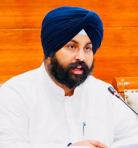 ਭਗਵੰਤ ਮਾਨ ਸਰਕਾਰ ਪ੍ਰਾਈਵੇਟ ਸਕੂਲਾਂ ਦੀਆਂ ਫ਼ੀਸਾਂ ਨੂੰ ਪੱਕੇ ਤੌਰ ‘ਤੇ ਨਿਯਮਤ ਕਰਨ ਲਈ ਮਾਨਸੂਨ ਇਜਲਾਸ ਦੌਰਾਨ ਵਿਧਾਨ ਸਭਾ ‘ਚ ਲਿਆਏਗੀ ਬਿੱਲ