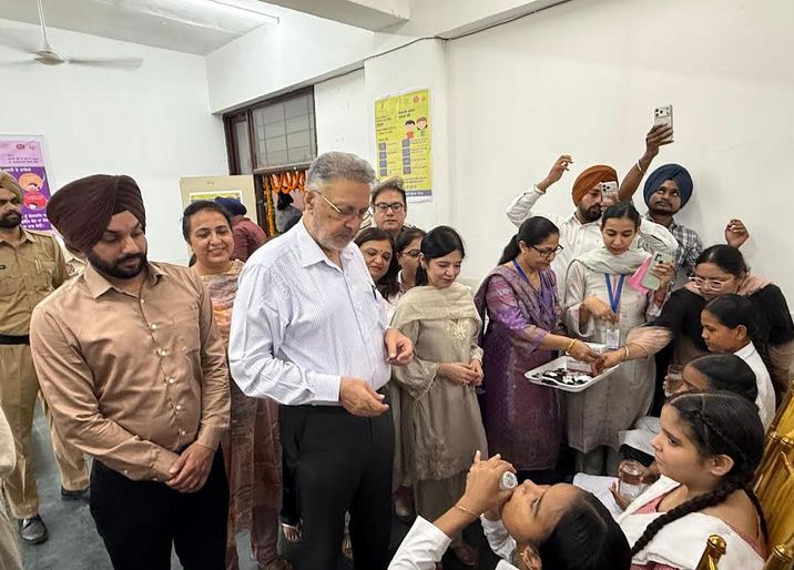 ਸਿਹਤ ਮੰਤਰੀ ਡਾ. ਬਲਬੀਰ ਸਿੰਘ ਵਲੋਂ ਪੇਟ ਦੇ ਕੀੜਿਆਂ ਤੋਂ ਮੁਕਤੀ ਲਈ ਮੋਹਾਲੀ ਤੋਂ ਸੂਬਾ ਪੱਧਰੀ ਮੁਹਿੰਮ ਦੀ ਸ਼ੁੂਰੂਆਤ