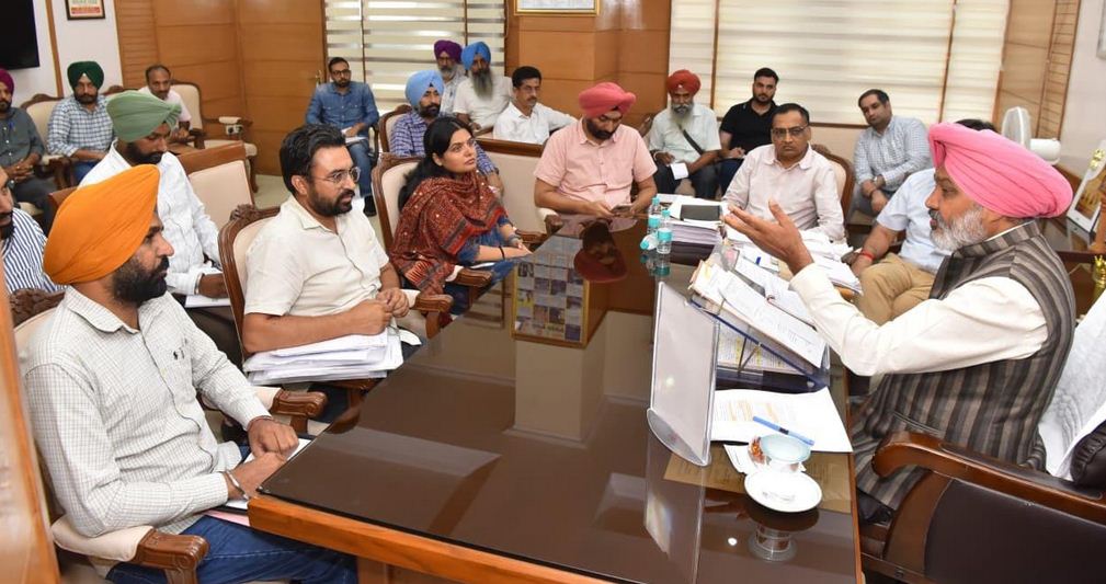 ਵਿੱਤ ਮੰਤਰੀ ਹਰਪਾਲ ਸਿੰਘ ਚੀਮਾ ਵੱਲੋਂ ਟਰਾਂਸਪੋਰਟ ਅਤੇ ਜਲ ਸਪਲਾਈ ਵਿਭਾਗ ਦੀਆਂ ਮੁਲਾਜ਼ਮ ਯੂਨੀਅਨਾਂ ਨਾਲ ਮੀਟਿੰਗਾਂ