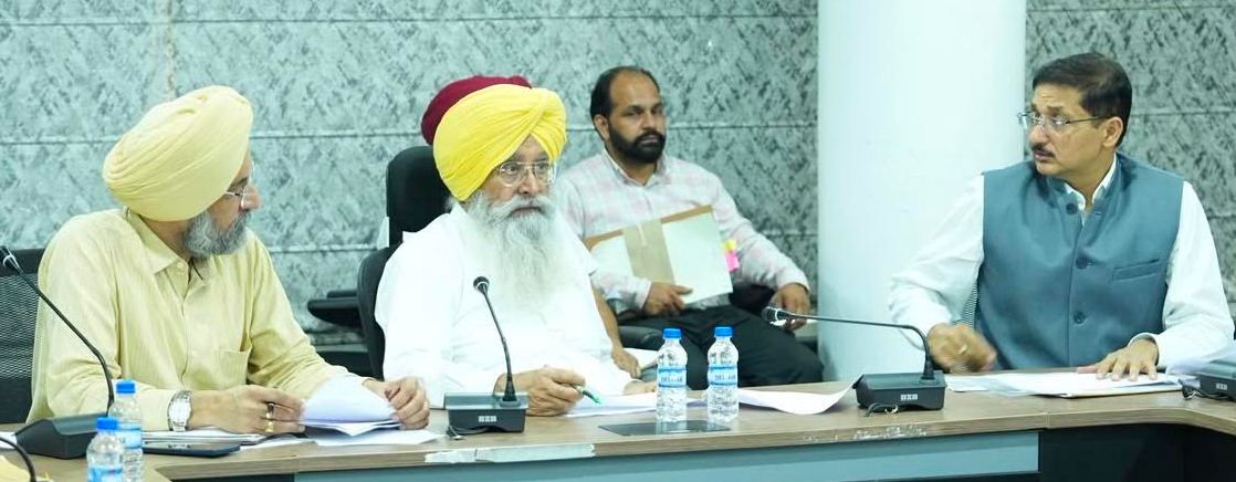 ਗੁਰਮੀਤ ਸਿੰਘ ਖੁੱਡੀਆਂ ਵੱਲੋਂ ਵੱਖ-ਵੱਖ ਯੂਨੀਅਨਾਂ ਅਤੇ ਵੈਟਰਨਰੀ ਇੰਸਪੈਕਟਰਾਂ ਨੂੰ ਜਾਇਜ਼ ਮੰਗਾਂ ਦੇ ਹੱਲ ਦੇ ਨਿਰਦੇਸ਼