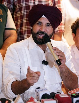 ਕਾਂਗਰਸ ਦੇ ਪ੍ਰੋਗਰਾਮ ਦੌਰਾਨ ਕਾਂਗਰਸੀਆਂ ਨੇ ਰਾਜਾ ਵੜਿੰਗ ਅੱਗੇ ਲਾਏ ਚੰਨੀ ਦੇ ਨਾਅਰੇ