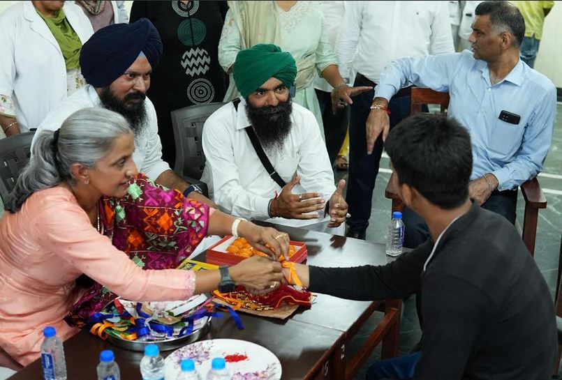 ਰੱਖੜੀ ਦੇ ਤਿਉਹਾਰ ਨੇ ਪੰਜਾਬ ਦੇ ਨਸ਼ਾ ਮੁਕਤੀ ਕੇਂਦਰਾਂ ਵਿੱਚ ਪਰਿਵਾਰਕ ਸਾਂਝ ਵਧਾਈ;  ਸਿਹਤਯਾਬੀ ਅਤੇ ਉਮੀਦ ਦੇ ਸੰਦੇਸ਼ ਨੂੰ ਕੀਤਾ ਹੋਰ ਮਜ਼ਬੂਤ