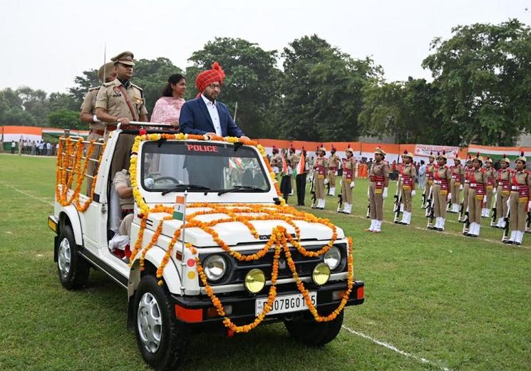 80ਵਾਂ ਆ਼ਜਾਦੀ ਦਿਹਾੜਾ: ਡਾ. ਰਵਜੋਤ ਸਿੰਘ ਨੇ ਹੁਸ਼ਿਆਰਪੁਰ ’ਚ ਲਹਿਰਾਇਆ ਤਿਰੰਗਾ