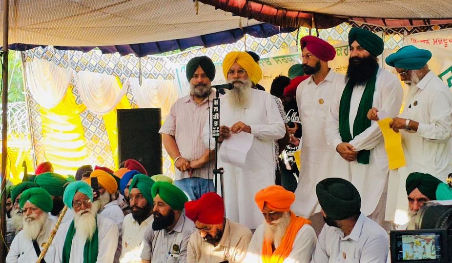 ਸਰਕਾਰ ਵੱਲੋਂ ਲਿਖਤੀ ਭਰੋਸੇ ਤੋਂ ਬਾਅਦ ਕਿਸਾਨਾਂ ਨੇ ਚੰਡੀਗੜ੍ਹ-ਮੋਹਾਲੀ ਸਰਹੱਦ ’ਤੇ ਚੱਲ ਰਿਹਾ ਧਰਨਾ ਸਮਾਪਤ ਕੀਤਾ