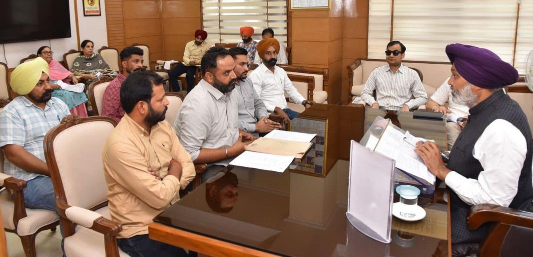 ਵਿੱਤ ਮੰਤਰੀ ਹਰਪਾਲ ਸਿੰਘ ਚੀਮਾ ਵੱਲੋਂ ਮੁਲਾਜ਼ਮ ਯੂਨੀਅਨਾਂ ਨਾਲ ਉੱਚ-ਪੱਧਰੀ ਮੀਟਿੰਗ ਦੀ ਪ੍ਰਧਾਨਗੀ