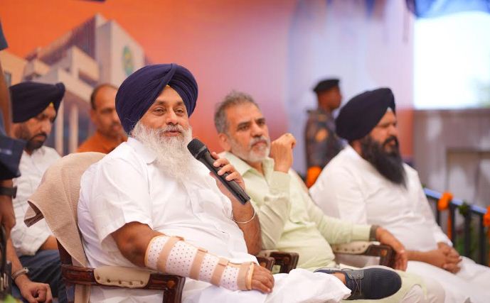 ਅਕਾਲੀ ਦਲ ਦੇ ਪ੍ਰਧਾਨ ਸੁਖਬੀਰ ਬਾਦਲ ਨੇ ਕੀਤੀ ਵਪਾਰੀਆਂ ਤੇ ਉਦਯੋਗਪਤੀਆਂ ਨਾਲ ਮੀਟਿੰਗ